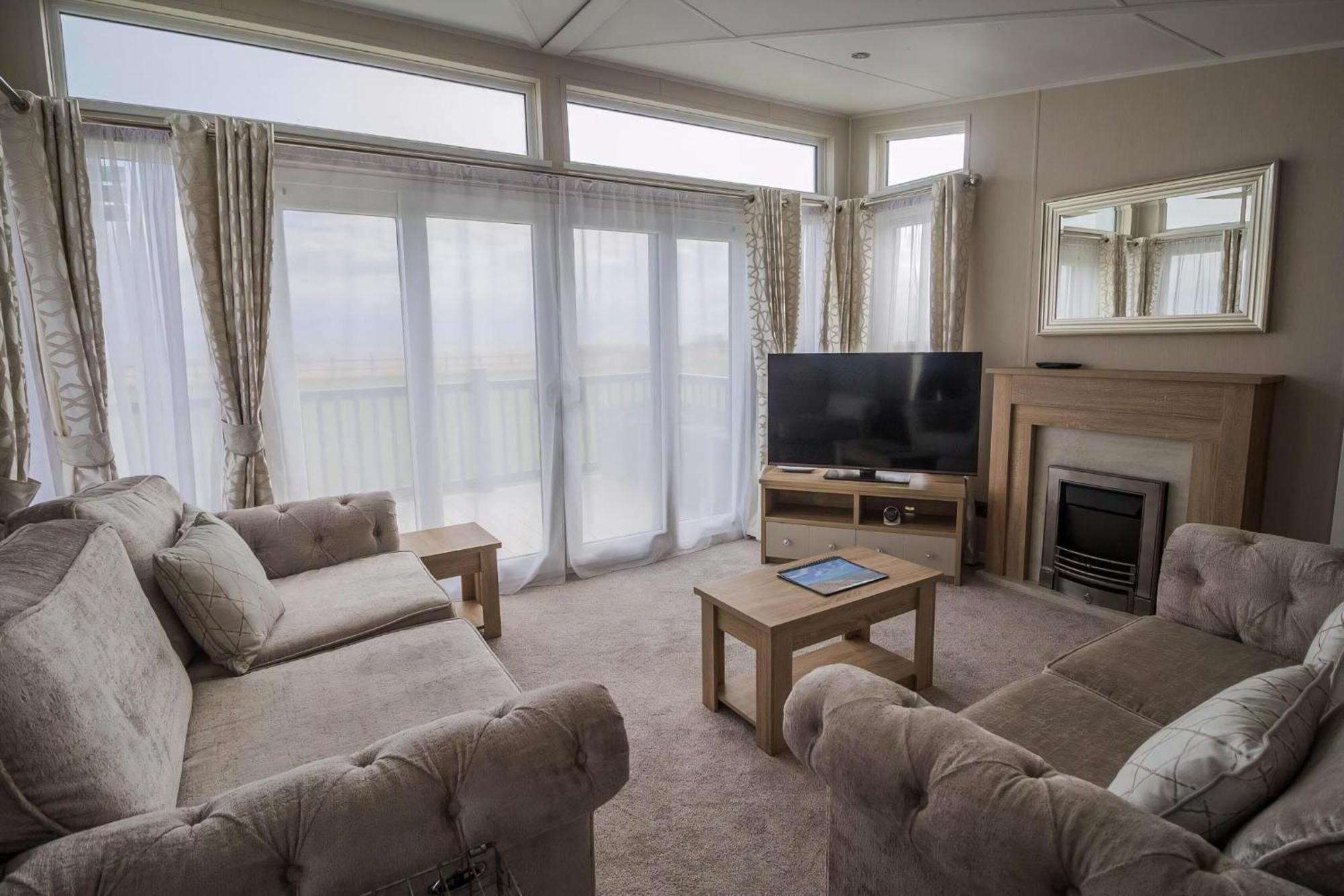 Stunning Caravan With Full Sea Views At Broadland Sands In Suffolk Ref 20236Bs ホプトン・オン・シー エクステリア 写真